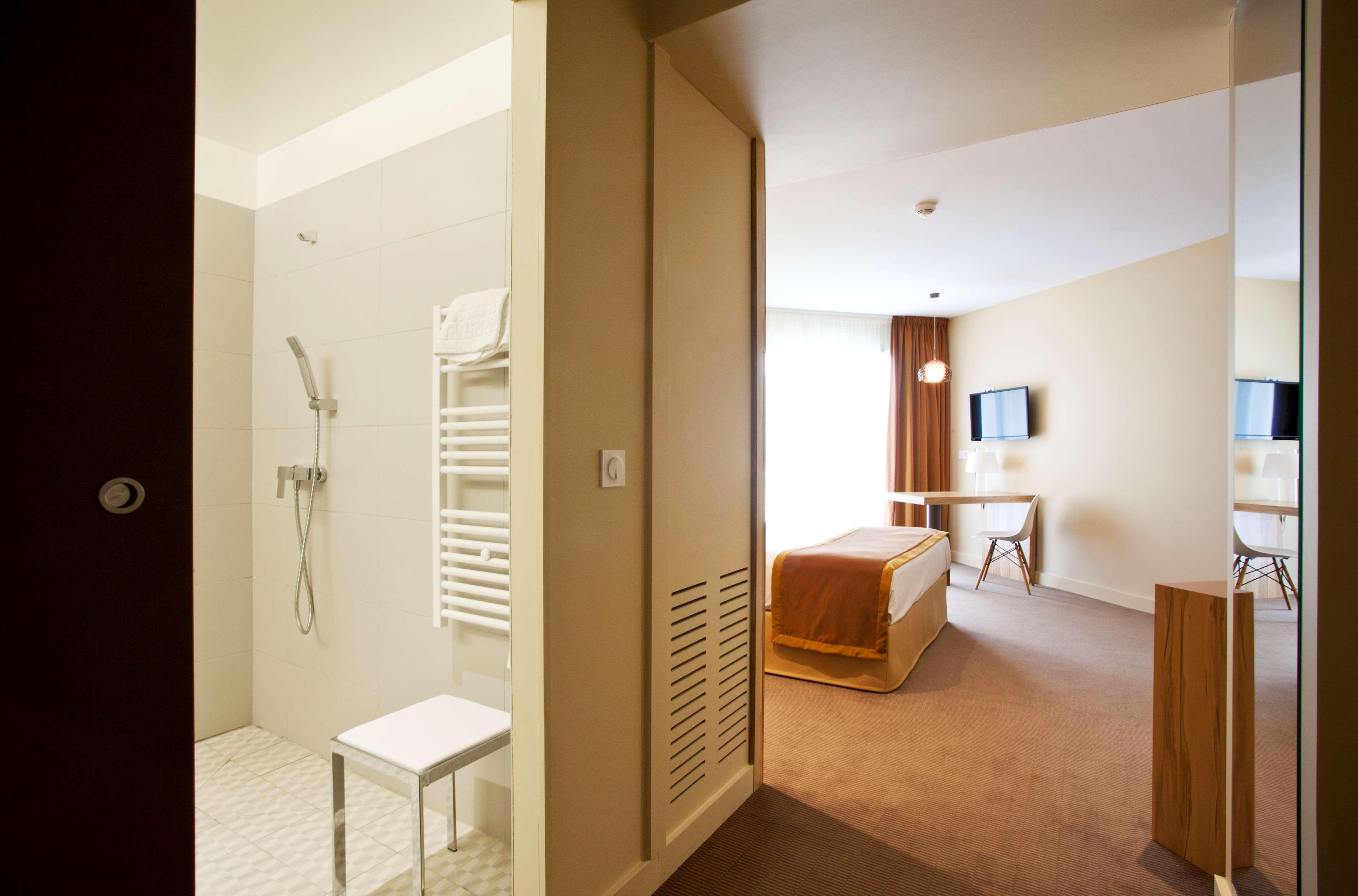 Hotel Western Le Paradou Sud. 3*
