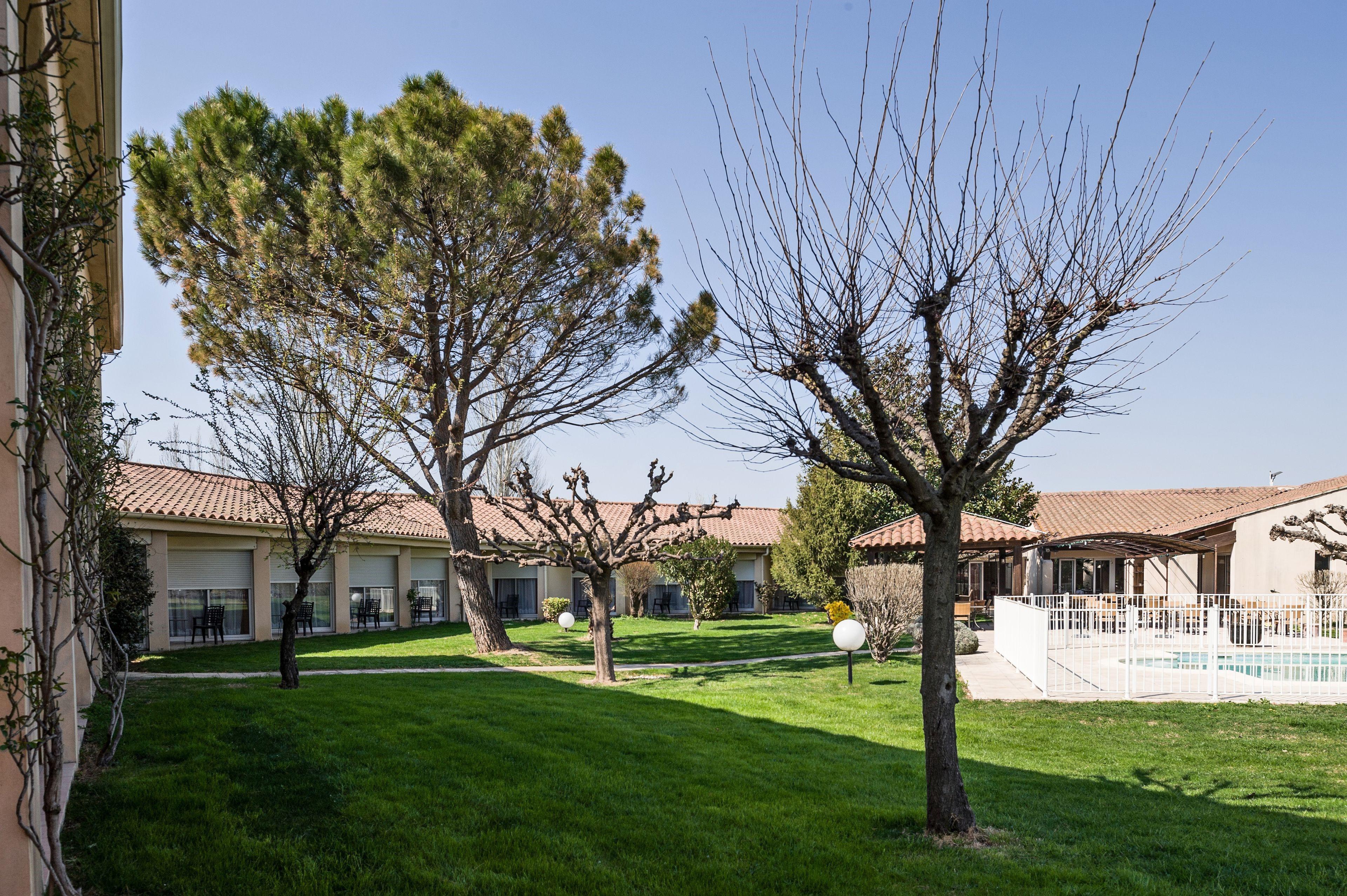 Hotel Golden Tulip Le Paradou 3*