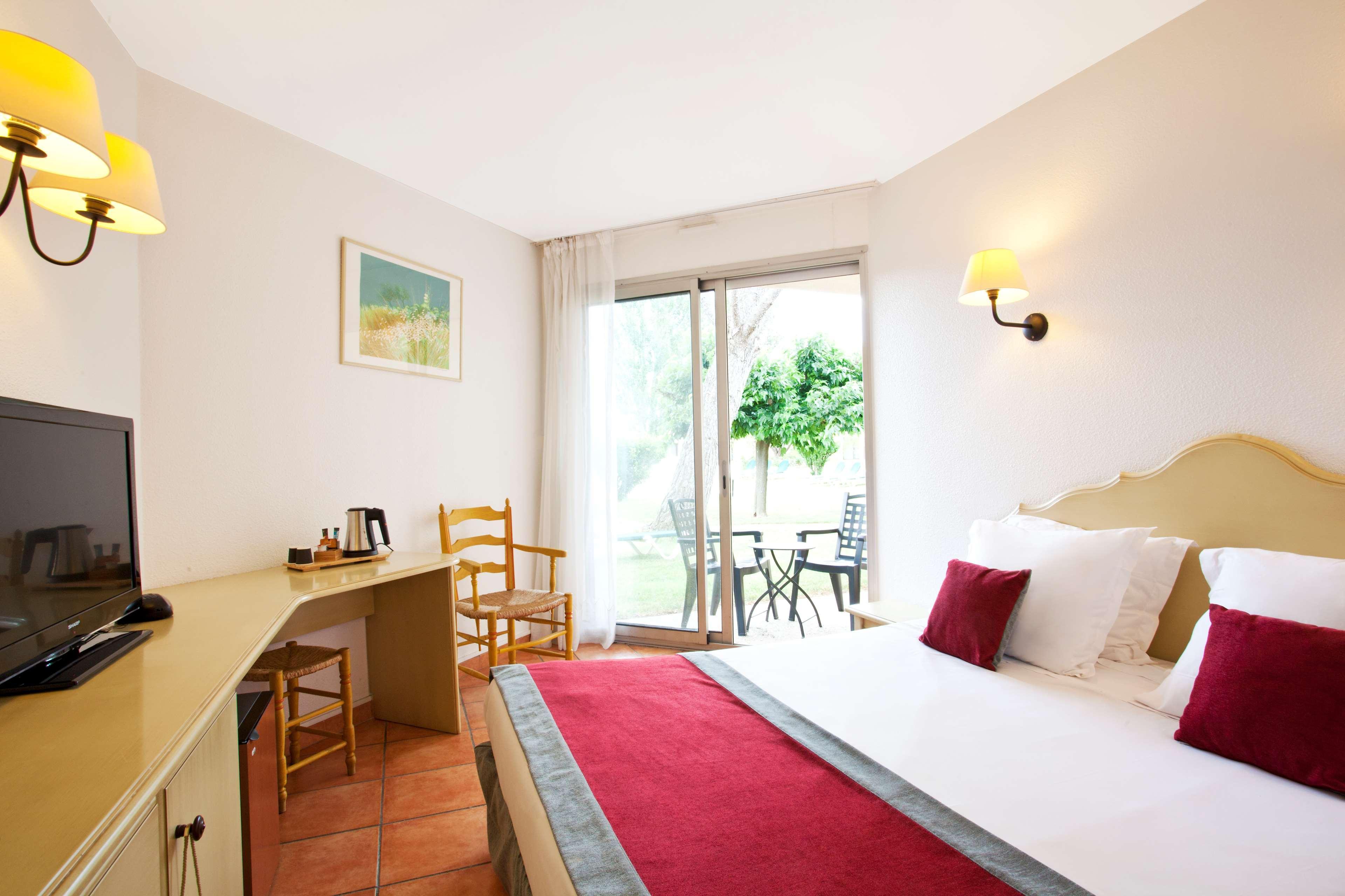 Golden Tulip Le Paradou